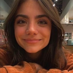 Meet your Posher, Laurie